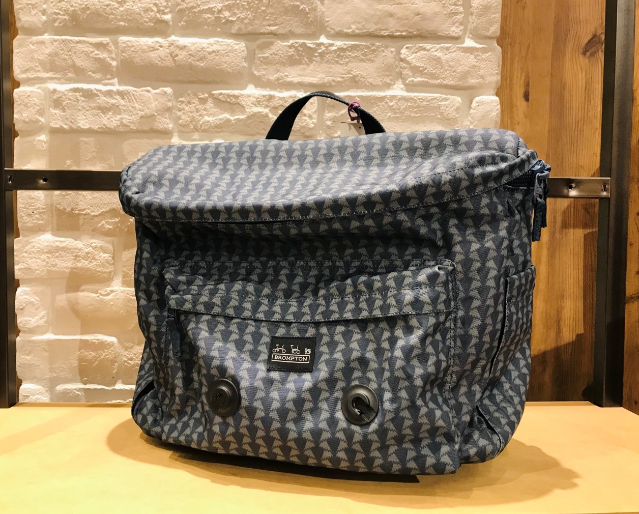 BROMPTON Backpack 14L Liberty – Navy | トイファクトリーの 