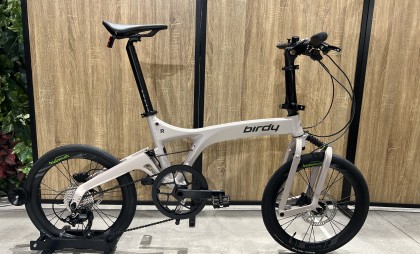衝撃の進化　新型birdy R