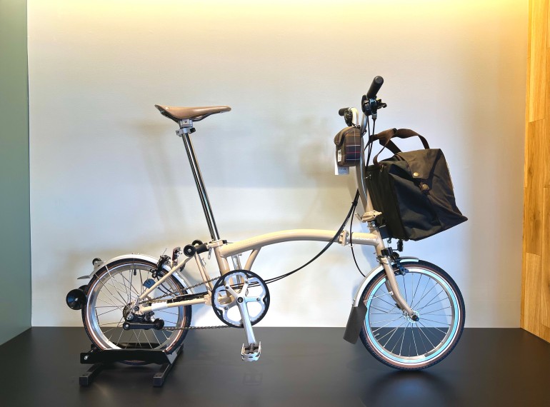 Brompton（ブロンプトン）×Barbour（バブアー）のコラボ車体入荷！！